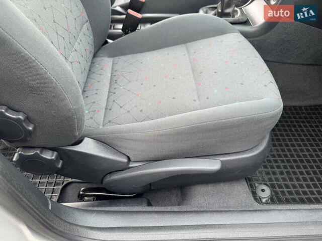 Серый Шкода Октавия, объемом двигателя 1.6 л и пробегом 226 тыс. км за 5500 $, фото 33 на Automoto.ua