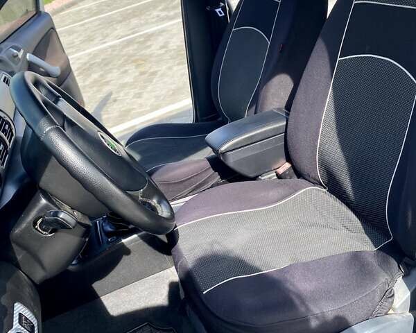 Серый Шкода Октавия, объемом двигателя 1.6 л и пробегом 245 тыс. км за 4600 $, фото 15 на Automoto.ua