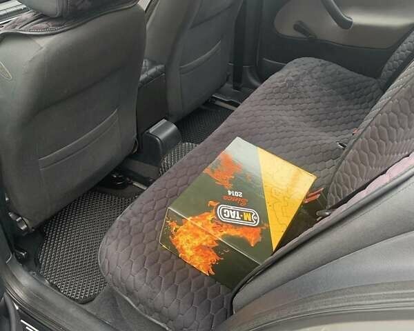 Серый Шкода Октавия, объемом двигателя 1.6 л и пробегом 196 тыс. км за 4700 $, фото 3 на Automoto.ua