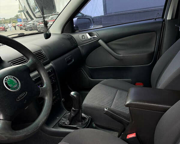 Серый Шкода Октавия, объемом двигателя 1.78 л и пробегом 330 тыс. км за 3950 $, фото 7 на Automoto.ua