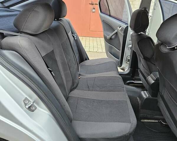 Серый Шкода Октавия, объемом двигателя 1.6 л и пробегом 256 тыс. км за 4150 $, фото 13 на Automoto.ua