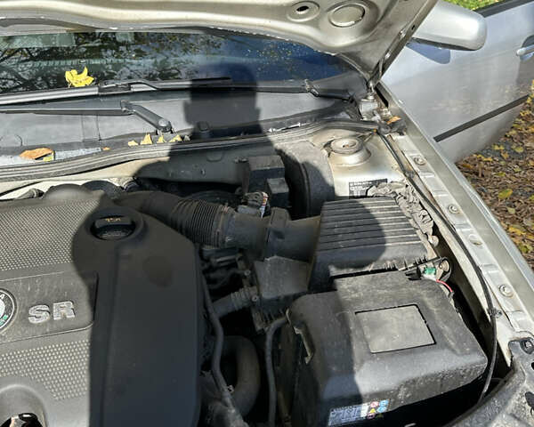 Серый Шкода Октавия, объемом двигателя 1.6 л и пробегом 252 тыс. км за 5200 $, фото 30 на Automoto.ua