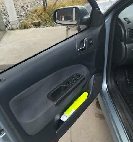 Серый Шкода Октавия, объемом двигателя 1.6 л и пробегом 240 тыс. км за 4200 $, фото 6 на Automoto.ua