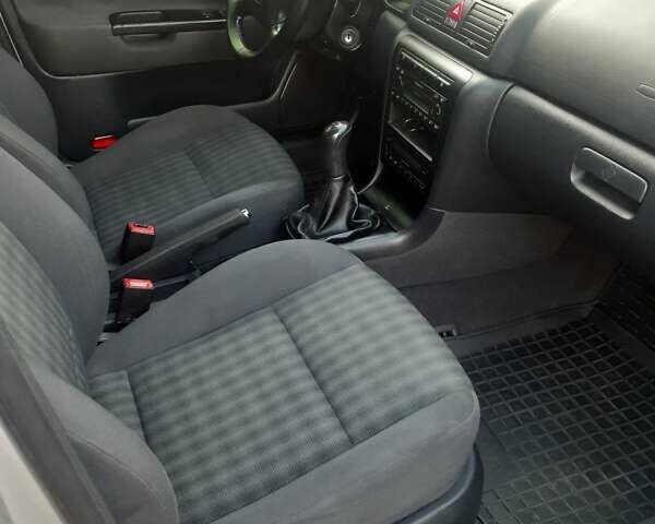 Серый Шкода Октавия, объемом двигателя 1.6 л и пробегом 211 тыс. км за 4500 $, фото 13 на Automoto.ua