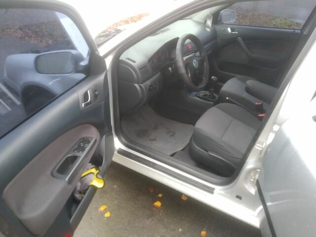 Серый Шкода Октавия, объемом двигателя 1.8 л и пробегом 263 тыс. км за 3800 $, фото 4 на Automoto.ua