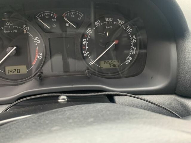 Серый Шкода Октавия, объемом двигателя 1.6 л и пробегом 196 тыс. км за 4700 $, фото 6 на Automoto.ua