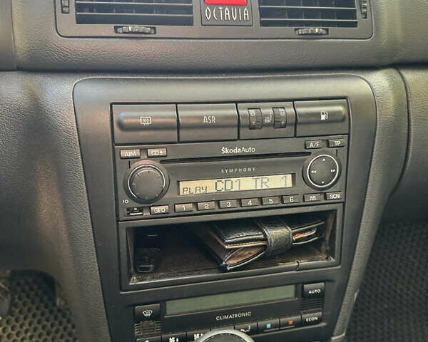 Серый Шкода Октавия, объемом двигателя 1.6 л и пробегом 252 тыс. км за 5200 $, фото 19 на Automoto.ua