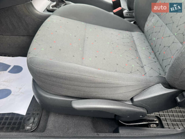 Серый Шкода Октавия, объемом двигателя 1.6 л и пробегом 226 тыс. км за 5500 $, фото 29 на Automoto.ua