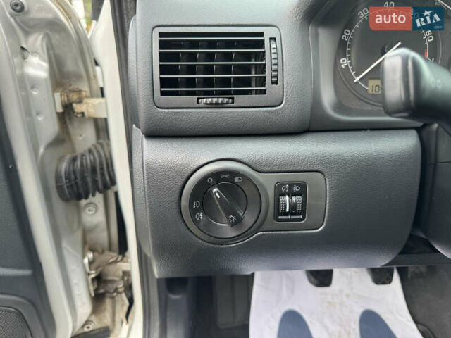 Серый Шкода Октавия, объемом двигателя 1.6 л и пробегом 226 тыс. км за 5500 $, фото 46 на Automoto.ua