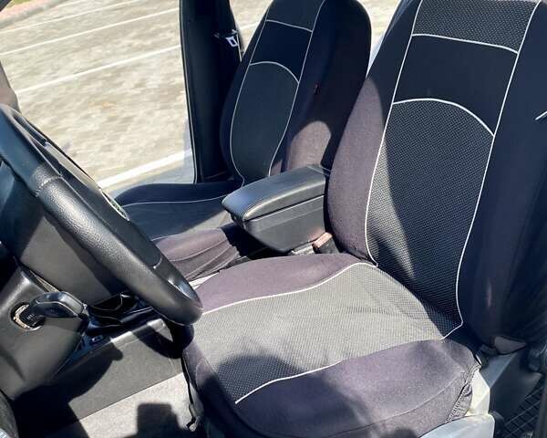 Серый Шкода Октавия, объемом двигателя 1.6 л и пробегом 245 тыс. км за 4600 $, фото 14 на Automoto.ua