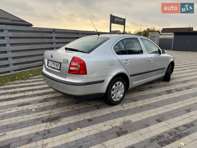 Серый Шкода Октавия, объемом двигателя 1.6 л и пробегом 231 тыс. км за 5300 $, фото 3 на Automoto.ua