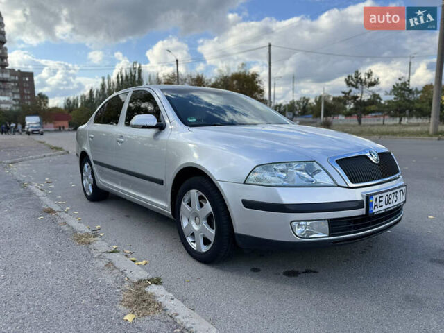 Серый Шкода Октавия, объемом двигателя 1.6 л и пробегом 210 тыс. км за 6500 $, фото 2 на Automoto.ua
