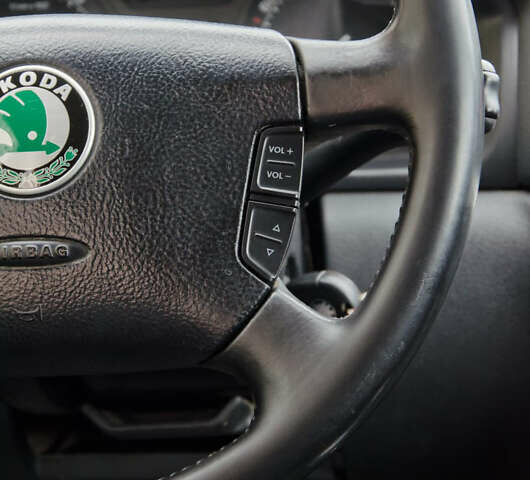 Серый Шкода Октавия, объемом двигателя 1.6 л и пробегом 250 тыс. км за 5600 $, фото 29 на Automoto.ua