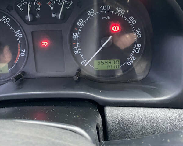 Сірий Шкода Октавія, об'ємом двигуна 1.6 л та пробігом 350 тис. км за 4800 $, фото 21 на Automoto.ua