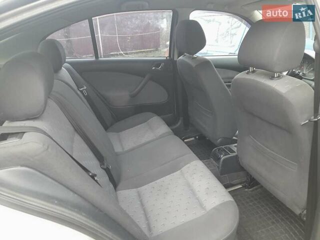 Серый Шкода Октавия, объемом двигателя 1.6 л и пробегом 325 тыс. км за 4500 $, фото 7 на Automoto.ua