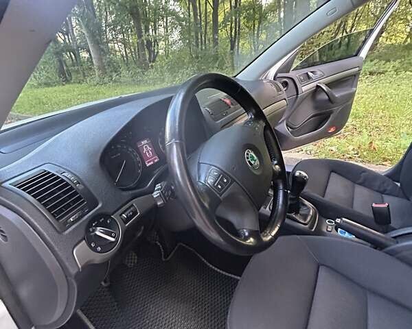 Серый Шкода Октавия, объемом двигателя 1.6 л и пробегом 224 тыс. км за 5600 $, фото 14 на Automoto.ua