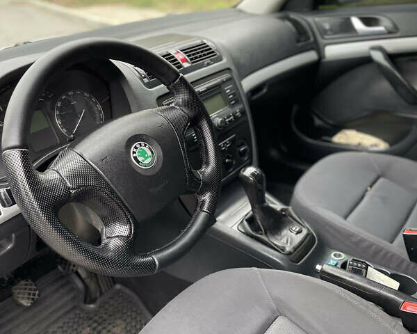 Серый Шкода Октавия, объемом двигателя 1.9 л и пробегом 329 тыс. км за 4600 $, фото 14 на Automoto.ua