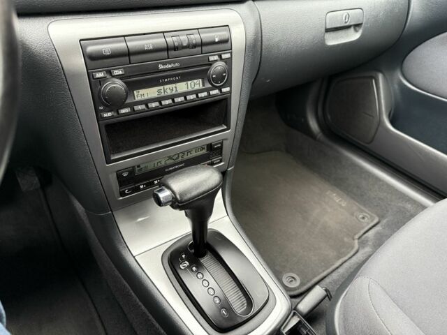 Серый Шкода Октавия, объемом двигателя 2 л и пробегом 159 тыс. км за 6500 $, фото 14 на Automoto.ua