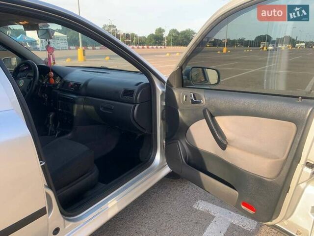 Серый Шкода Октавия, объемом двигателя 1.8 л и пробегом 296 тыс. км за 4000 $, фото 3 на Automoto.ua