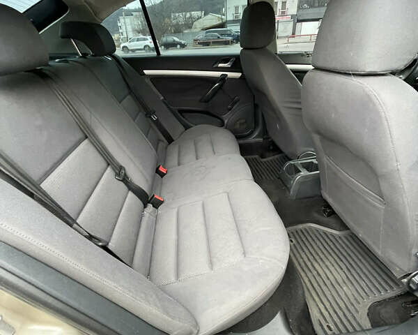 Серый Шкода Октавия, объемом двигателя 1.9 л и пробегом 329 тыс. км за 4600 $, фото 9 на Automoto.ua