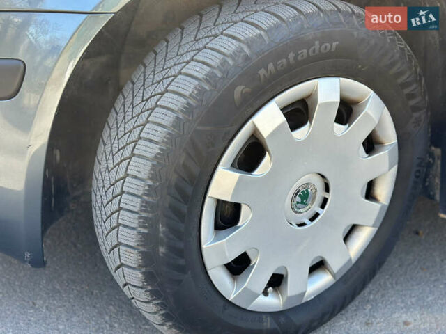 Серый Шкода Октавия, объемом двигателя 1.6 л и пробегом 175 тыс. км за 5300 $, фото 21 на Automoto.ua