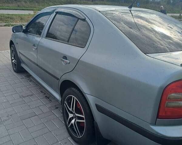 Серый Шкода Октавия, объемом двигателя 1.6 л и пробегом 280 тыс. км за 5200 $, фото 3 на Automoto.ua