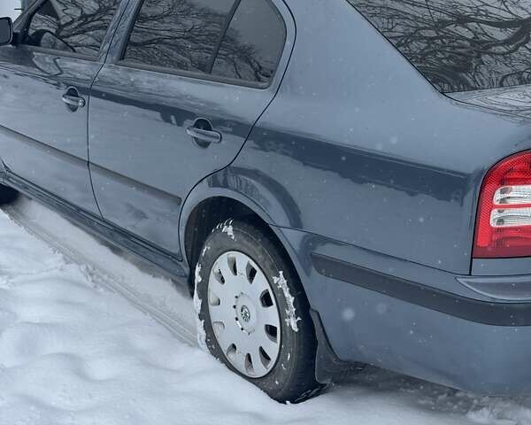 Серый Шкода Октавия, объемом двигателя 1.39 л и пробегом 180 тыс. км за 4600 $, фото 12 на Automoto.ua