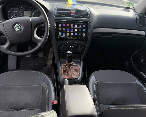 Сірий Шкода Октавія, об'ємом двигуна 1.6 л та пробігом 257 тис. км за 5550 $, фото 8 на Automoto.ua