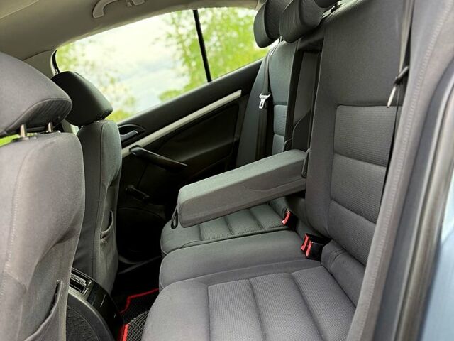 Серый Шкода Октавия, объемом двигателя 1.9 л и пробегом 260 тыс. км за 5750 $, фото 9 на Automoto.ua