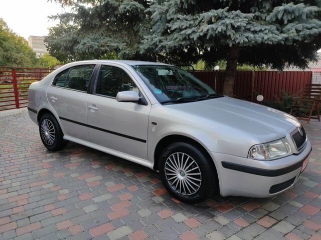 Сірий Шкода Октавія, об'ємом двигуна 1.6 л та пробігом 200 тис. км за 6500 $, фото 4 на Automoto.ua