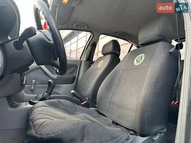 Серый Шкода Октавия, объемом двигателя 1.6 л и пробегом 238 тыс. км за 3800 $, фото 12 на Automoto.ua