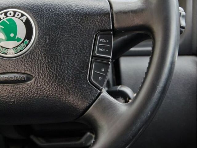 Серый Шкода Октавия, объемом двигателя 0 л и пробегом 249 тыс. км за 5600 $, фото 7 на Automoto.ua