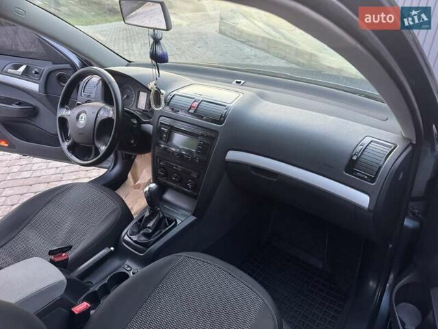 Серый Шкода Октавия, объемом двигателя 1.6 л и пробегом 227 тыс. км за 5600 $, фото 17 на Automoto.ua