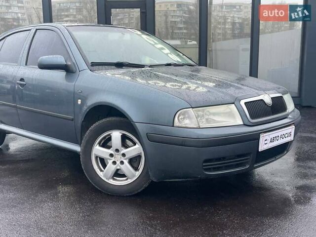 Сірий Шкода Октавія, об'ємом двигуна 2 л та пробігом 301 тис. км за 4990 $, фото 1 на Automoto.ua