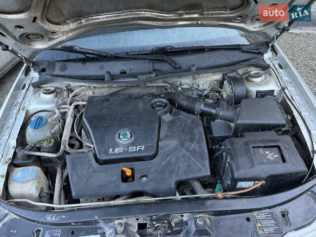 Серый Шкода Октавия, объемом двигателя 1.6 л и пробегом 402 тыс. км за 3500 $, фото 1 на Automoto.ua