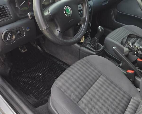 Сірий Шкода Октавія, об'ємом двигуна 1.6 л та пробігом 216 тис. км за 5500 $, фото 10 на Automoto.ua