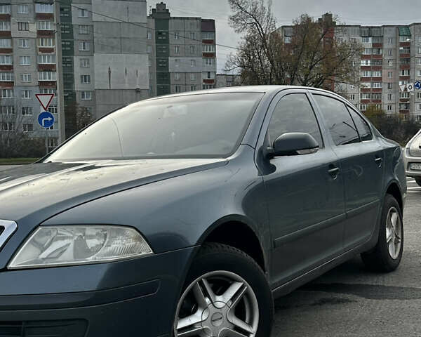 Шкода Октавія 2004 у Чернігові на Automoto.ua Сірий Шкода Октавія, об'ємом двигуна 1.6 л та пробігом 277 тис. км за 4899 $, фото 1 на Automoto.ua