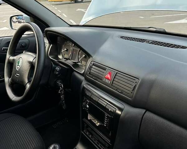 Серый Шкода Октавия, объемом двигателя 1.6 л и пробегом 121 тыс. км за 5600 $, фото 17 на Automoto.ua