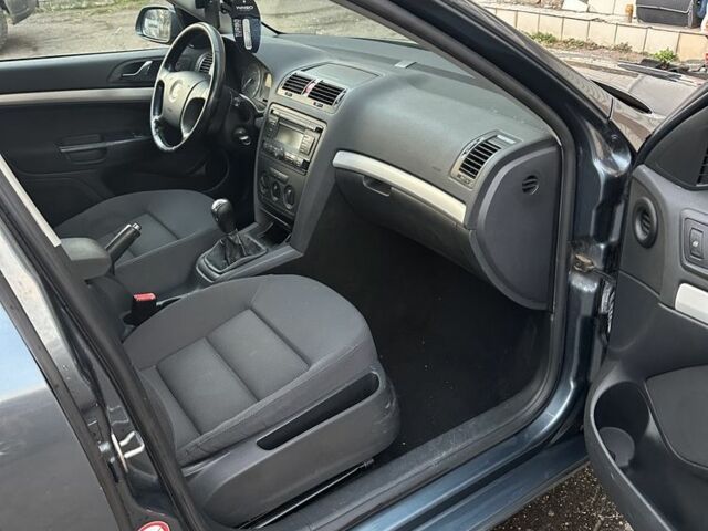 Серый Шкода Октавия, объемом двигателя 1.9 л и пробегом 257 тыс. км за 3600 $, фото 10 на Automoto.ua