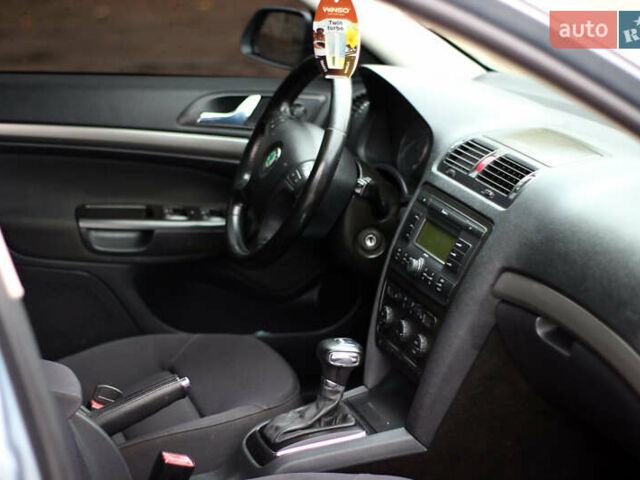 Шкода Октавия 2004 в Кременце на Automoto.ua Серый Шкода Октавия, объемом двигателя 1.97 л и пробегом 320 тыс. км за 5250 $, фото 31 на Automoto.ua