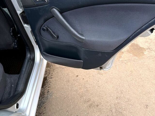 Сірий Шкода Октавія, об'ємом двигуна 1.6 л та пробігом 250 тис. км за 5500 $, фото 12 на Automoto.ua