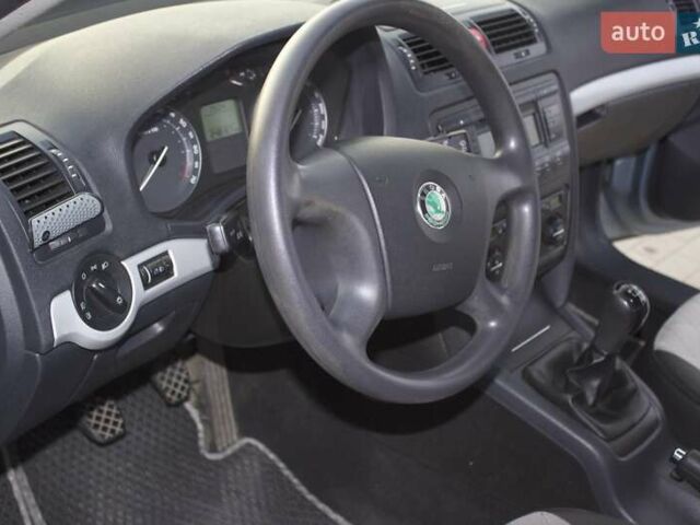 Серый Шкода Октавия, объемом двигателя 1.6 л и пробегом 248 тыс. км за 5850 $, фото 27 на Automoto.ua