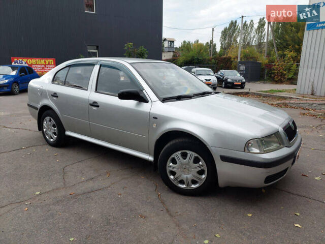 Серый Шкода Октавия, объемом двигателя 1.6 л и пробегом 280 тыс. км за 3900 $, фото 1 на Automoto.ua