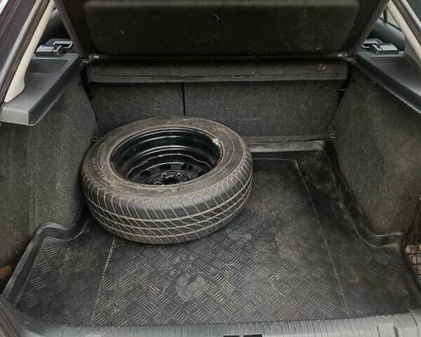 Серый Шкода Октавия, объемом двигателя 1.6 л и пробегом 234 тыс. км за 4500 $, фото 4 на Automoto.ua