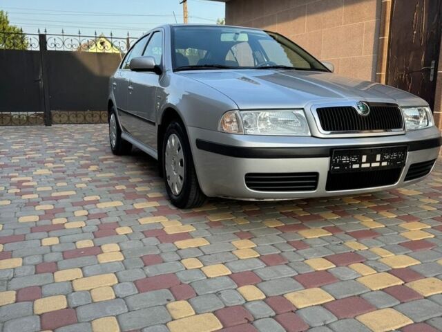 Серый Шкода Октавия, объемом двигателя 1.6 л и пробегом 160 тыс. км за 6000 $, фото 1 на Automoto.ua