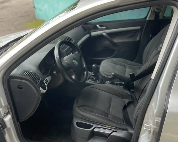 Сірий Шкода Октавія, об'ємом двигуна 1.6 л та пробігом 350 тис. км за 3999 $, фото 8 на Automoto.ua