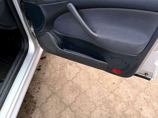 Сірий Шкода Октавія, об'ємом двигуна 1.6 л та пробігом 250 тис. км за 5500 $, фото 4 на Automoto.ua