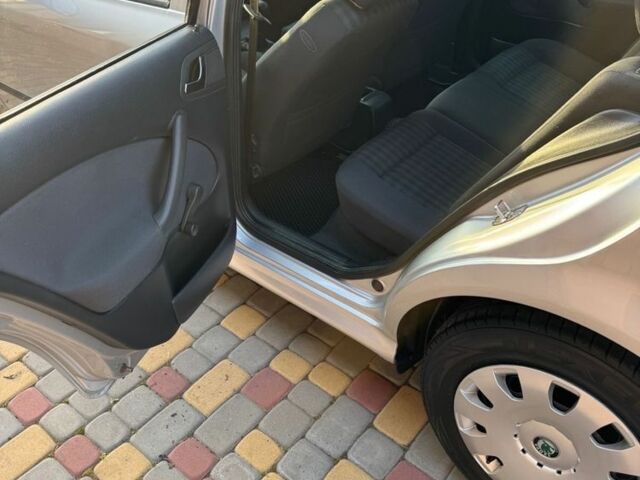 Серый Шкода Октавия, объемом двигателя 1.6 л и пробегом 160 тыс. км за 6000 $, фото 14 на Automoto.ua