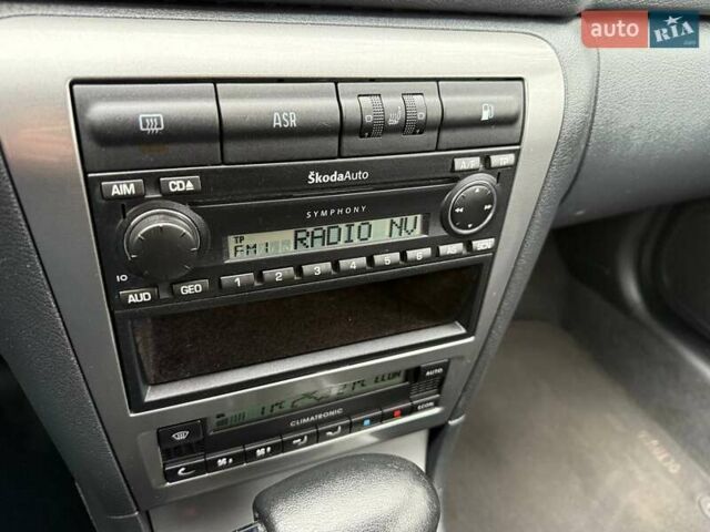 Серый Шкода Октавия, объемом двигателя 2 л и пробегом 159 тыс. км за 6500 $, фото 37 на Automoto.ua