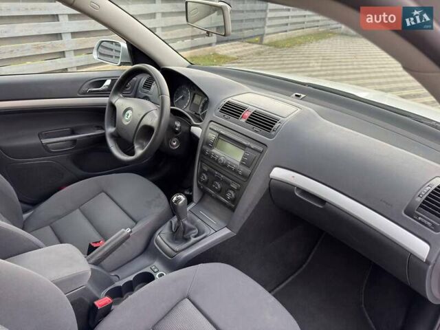 Серый Шкода Октавия, объемом двигателя 1.6 л и пробегом 231 тыс. км за 5300 $, фото 12 на Automoto.ua